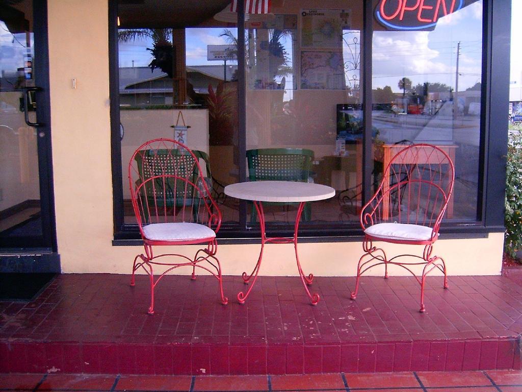 Budget Inn Of Okeechobee Exteriör bild