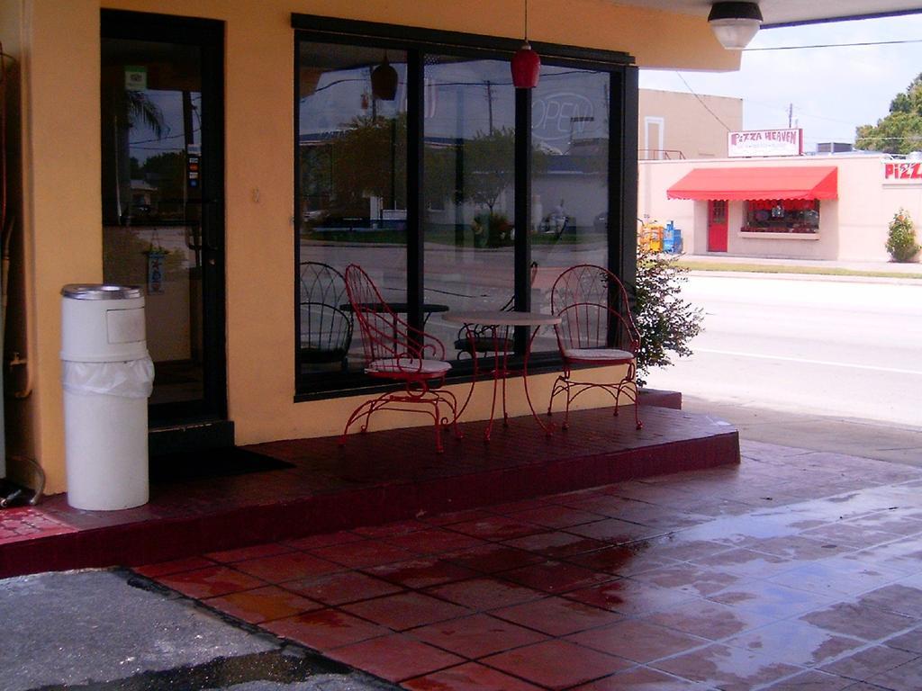 Budget Inn Of Okeechobee Exteriör bild